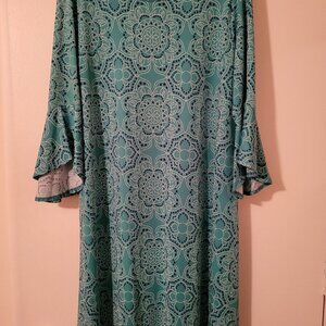 RUBY RD.  Size (L). Casual, comfortable pullover knit dress.